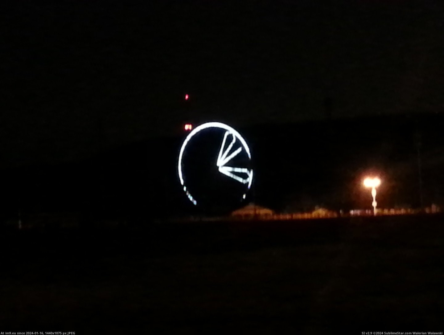 #Big #Night #Off #Clock #Wheel #Flags #Ferris #Season #Turns #Six [Mildlyinteresting] The ferris wheel at Six Flags turns into a big clock at night in the off season. Pic. (Obraz z album My r/MILDLYINTERESTING favs))