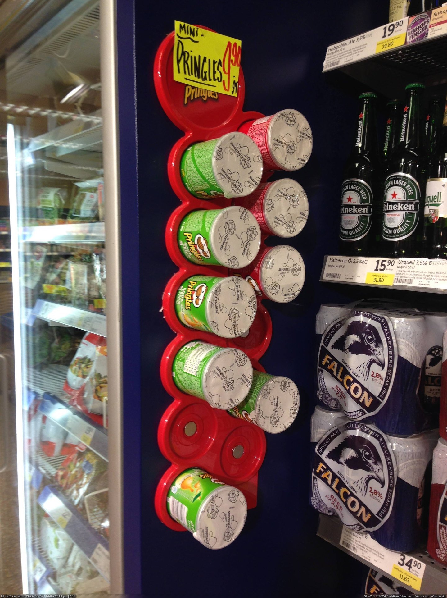 #Local #Store #Pringles #Magnets #Stored #Cans #Sideways [Mildlyinteresting] The Pringles cans at my local store where stored sideways by using magnets. Pic. (Image of album My r/MILDLYINTERESTING favs))