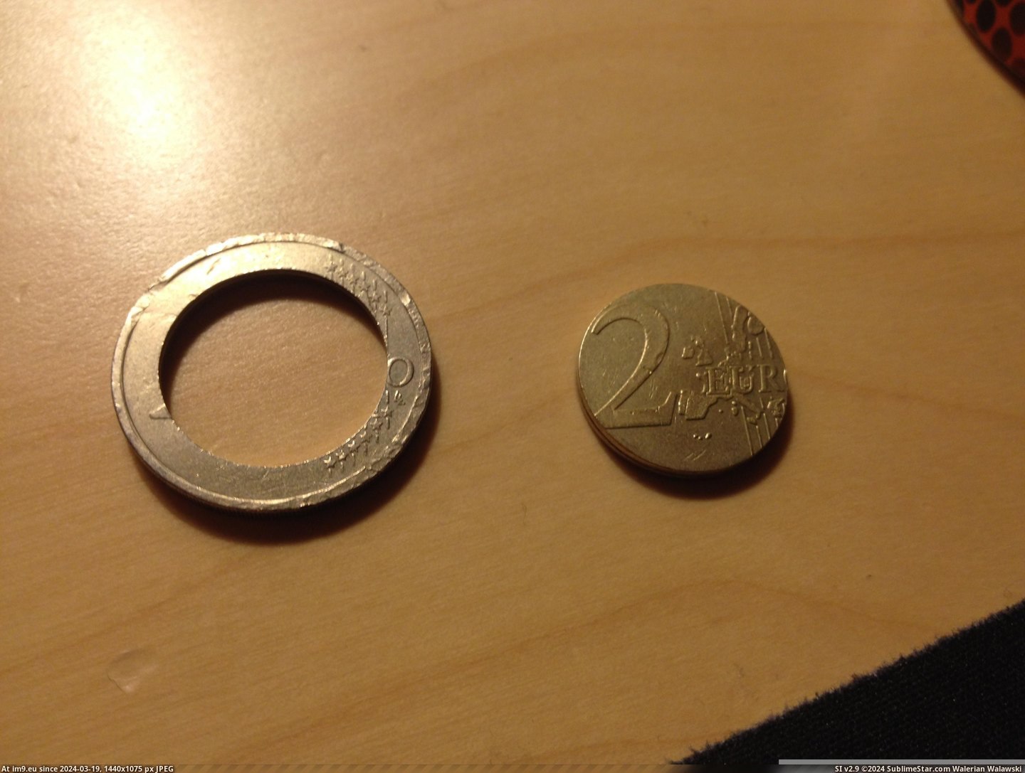 #Off #Coin #Ring [Mildlyinteresting] The ring from this coin comes off 2 Pic. (Obraz z album My r/MILDLYINTERESTING favs))