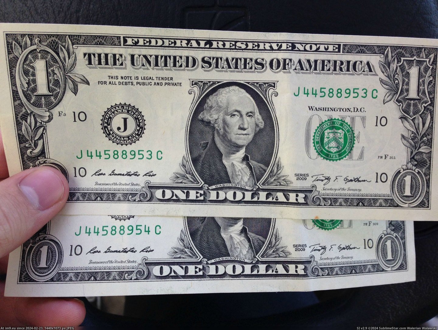 #Dollar #Bills #Separated #Creation [Mildlyinteresting] These dollar bills have not been separated since their creation in 2009. Pic. (Image of album My r/MILDLYINTERESTING favs))