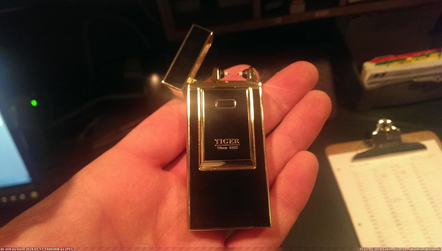 #Bought #Lighter #Principle #China [Mildlyinteresting] This lighter that I bought from China operates on the same principle as a taser. 2 Pic. (Image of album My r/MILDLYINTERESTING favs))