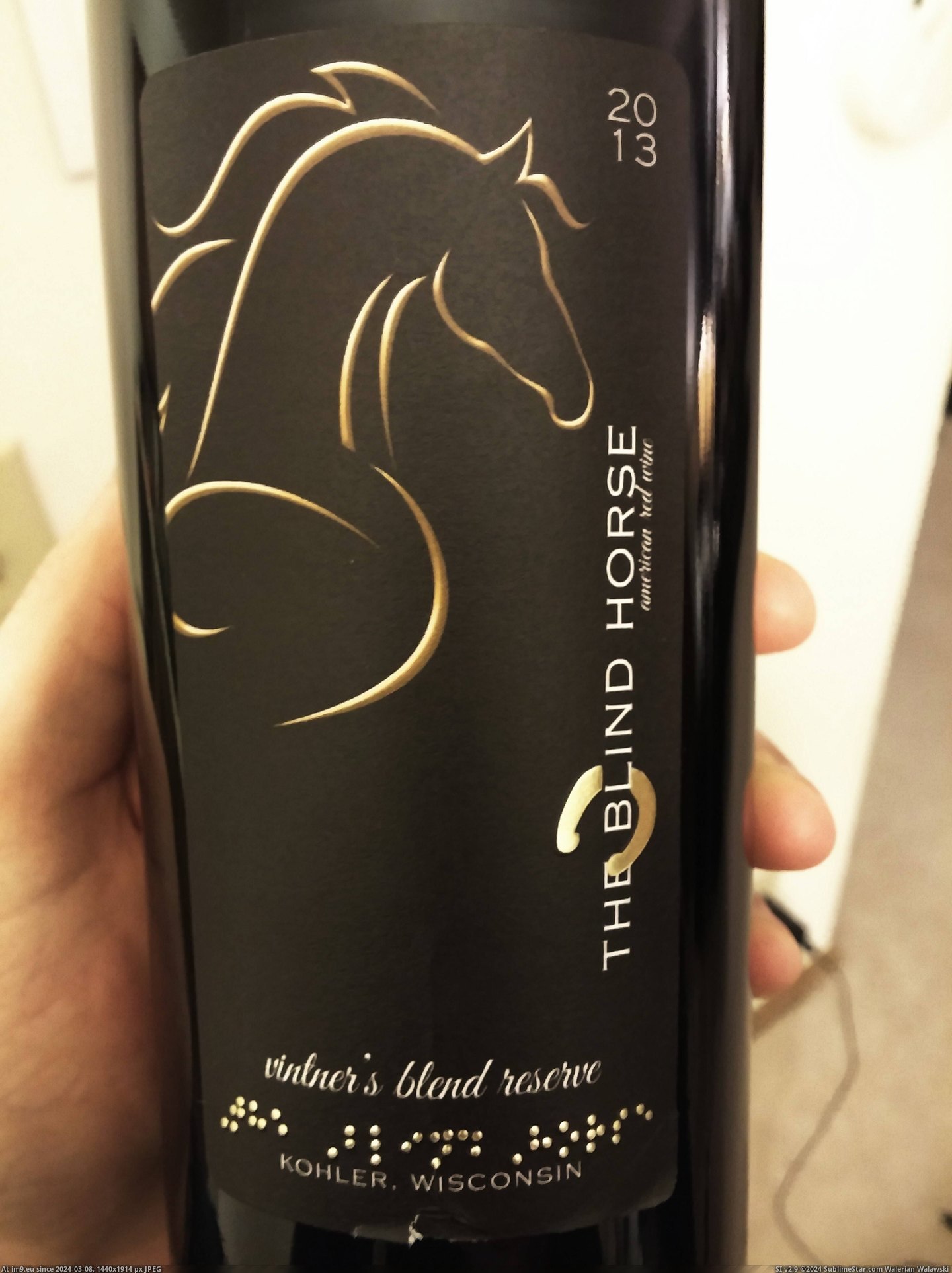 #Honor #Bottle #Horse #Actual #Label #Dots #Braille #Wine #Raised #Blind [Mildlyinteresting] This wine bottle label has actual raised Braille dots to honor the name of the winery, 'The Blind Horse.' Pic. (Obraz z album My r/MILDLYINTERESTING favs))