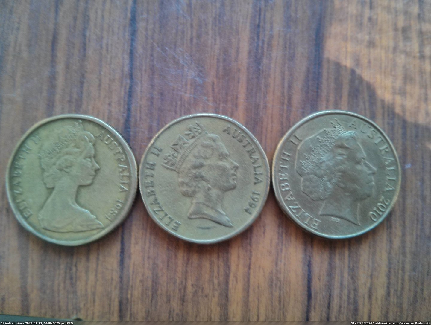 #Queen #Coins #Aging #Australian [Mildlyinteresting] You can see the queen aging on Australian coins 1 Pic. (Image of album My r/MILDLYINTERESTING favs))