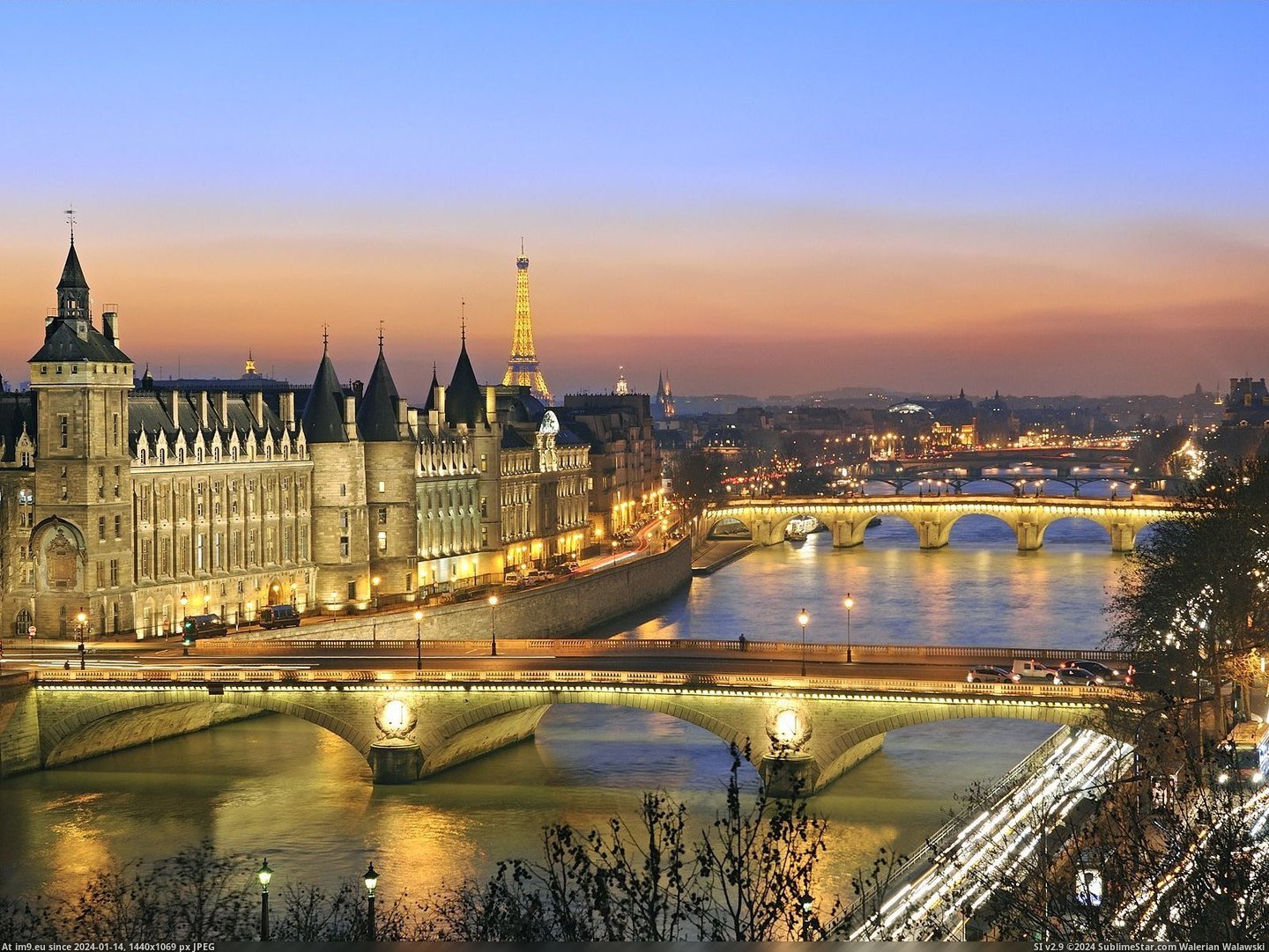 Paris on the Banks of the Seine River, France (in Beautiful photos and wallpapers)