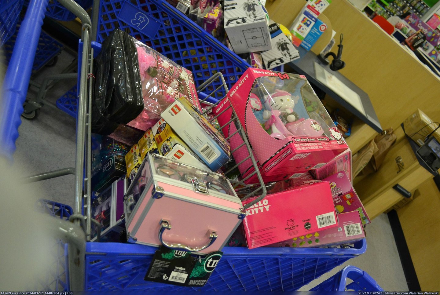 #For #Happy #All #Bunch #Tots #Donated #Christmas #Toys #Kids [Pics] Hopefully this makes a bunch of kids happy this Christmas all donated to Toys for Tots. 3 Pic. (Obraz z album My r/PICS favs))