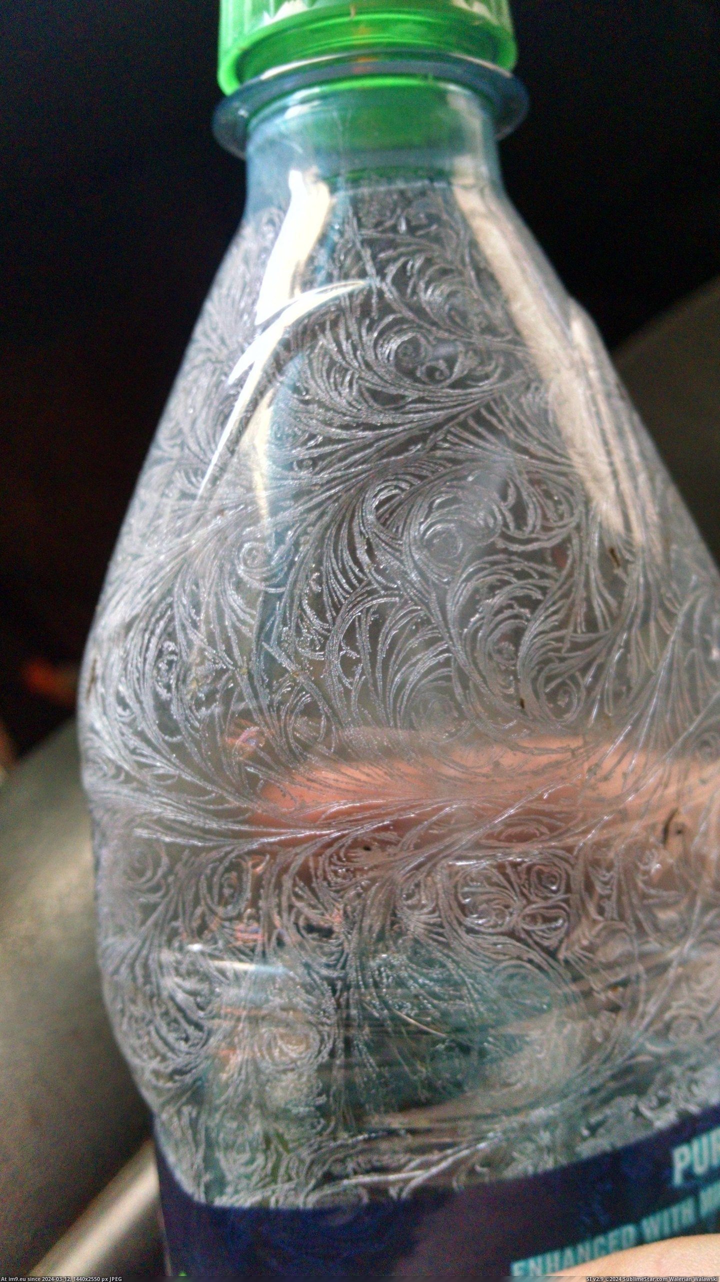 #Design #Night #Water #Bottle #Truck #Left #Ice #Natural [Pics] I left a water bottle in my truck over night this is the natural ice design on the inside Pic. (Obraz z album My r/PICS favs))