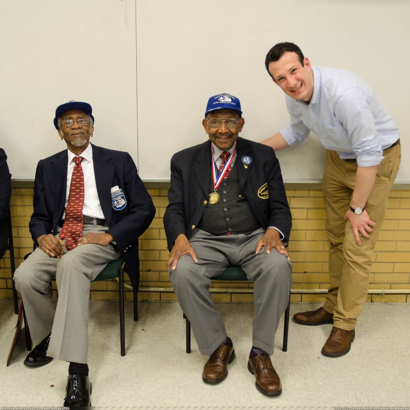 #Was #Teacher #American #Airmen #Tuskegee #History #Classes #Speak [Pics] I'm an American history teacher and was able to get 2 Tuskegee Airmen to come speak to my classes today Pic. (Изображение из альбом My r/PICS favs))