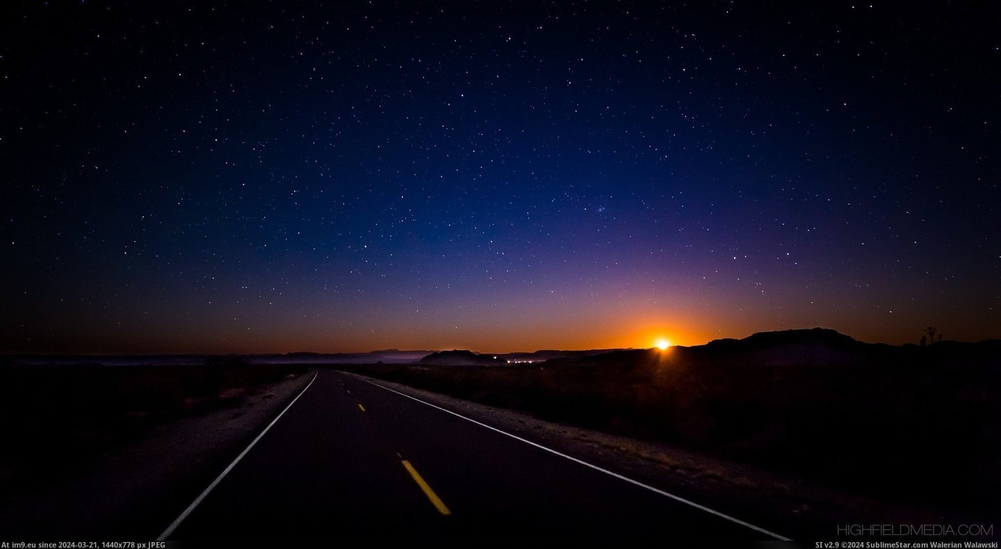 #Photo #Sunset #Weekend #Brilliant #Moonset #Pollut #Light #Miles #Drove [Pics] Last weekend I drove 1,000 miles to take this photo. It's a moonset as brilliant as a sunset, thanks to zero light pollut Pic. (Image of album My r/PICS favs))