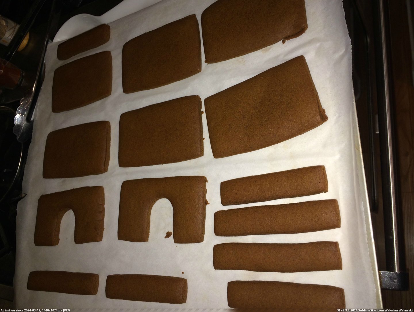 #Husband #Get #Our #Divorced #Collaborated #Project #Gingerbread #Success [Pics] My husband and I collaborated on our first gingerbread project and didn't get divorced...success! 8 Pic. (Obraz z album My r/PICS favs))