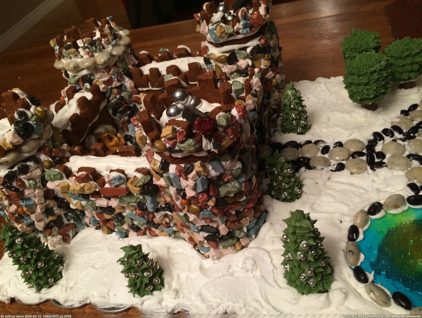#Husband #Get #Our #Divorced #Collaborated #Project #Gingerbread #Success [Pics] My husband and I collaborated on our first gingerbread project and didn't get divorced...success! 9 Pic. (Bild von album My r/PICS favs))
