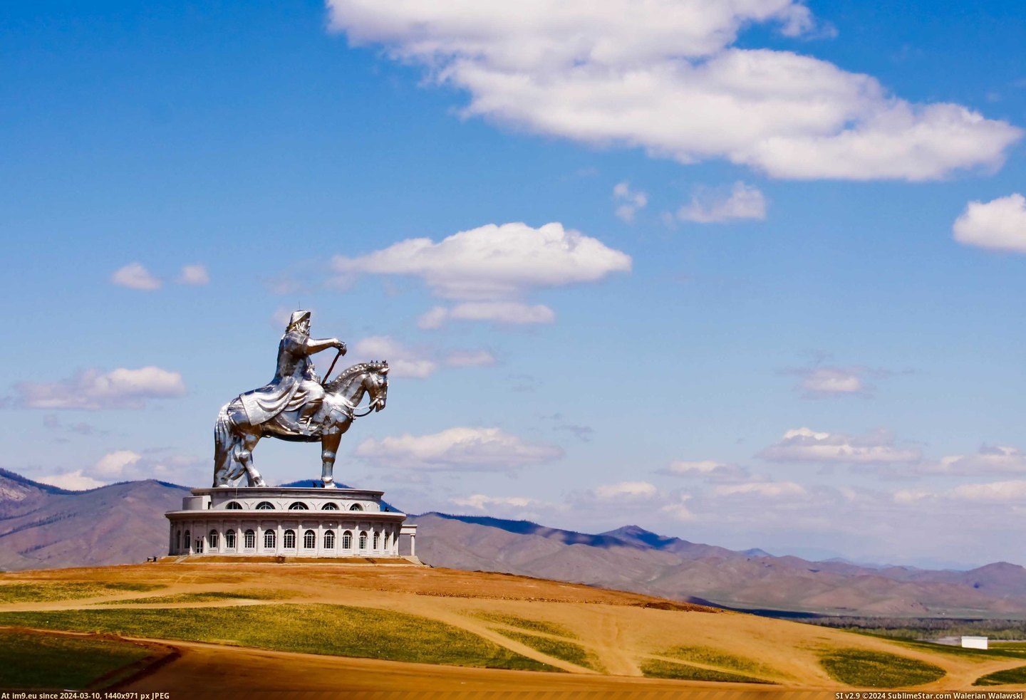 #Statue #Khan #Mongolia [Pics] Statue of Genghis Khan in Mongolia Pic. (Obraz z album My r/PICS favs))
