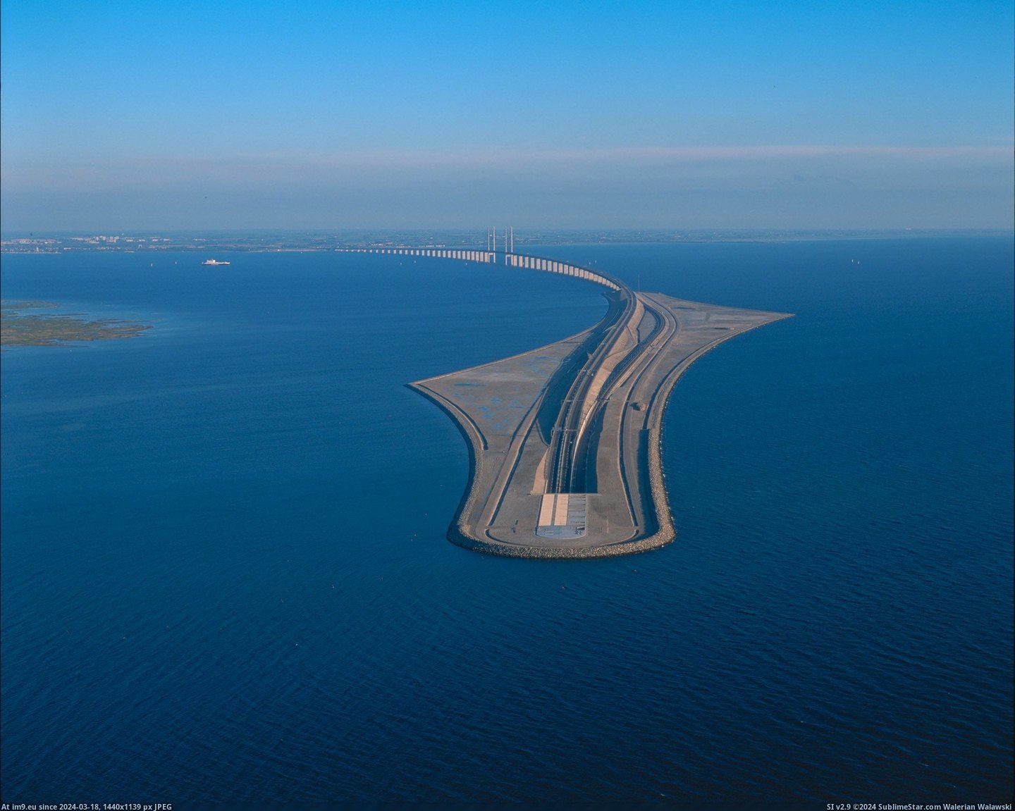 #Bridge #Denmark #Tunnel #Sweden [Pics] The bridge between Denmark and Sweden dips into a tunnel Pic. (Image of album My r/PICS favs))