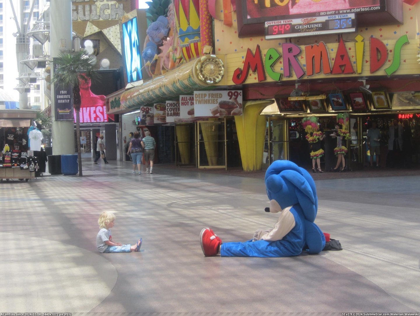 #Girl #Street #Shy #Conversation #Fremont #Sonic #Afraid #Sat [Pics] This shy little girl was afraid to get close to Fremont Street's Sonic, so they sat down and had a 'conversation' a few f Pic. (Image of album My r/PICS favs))