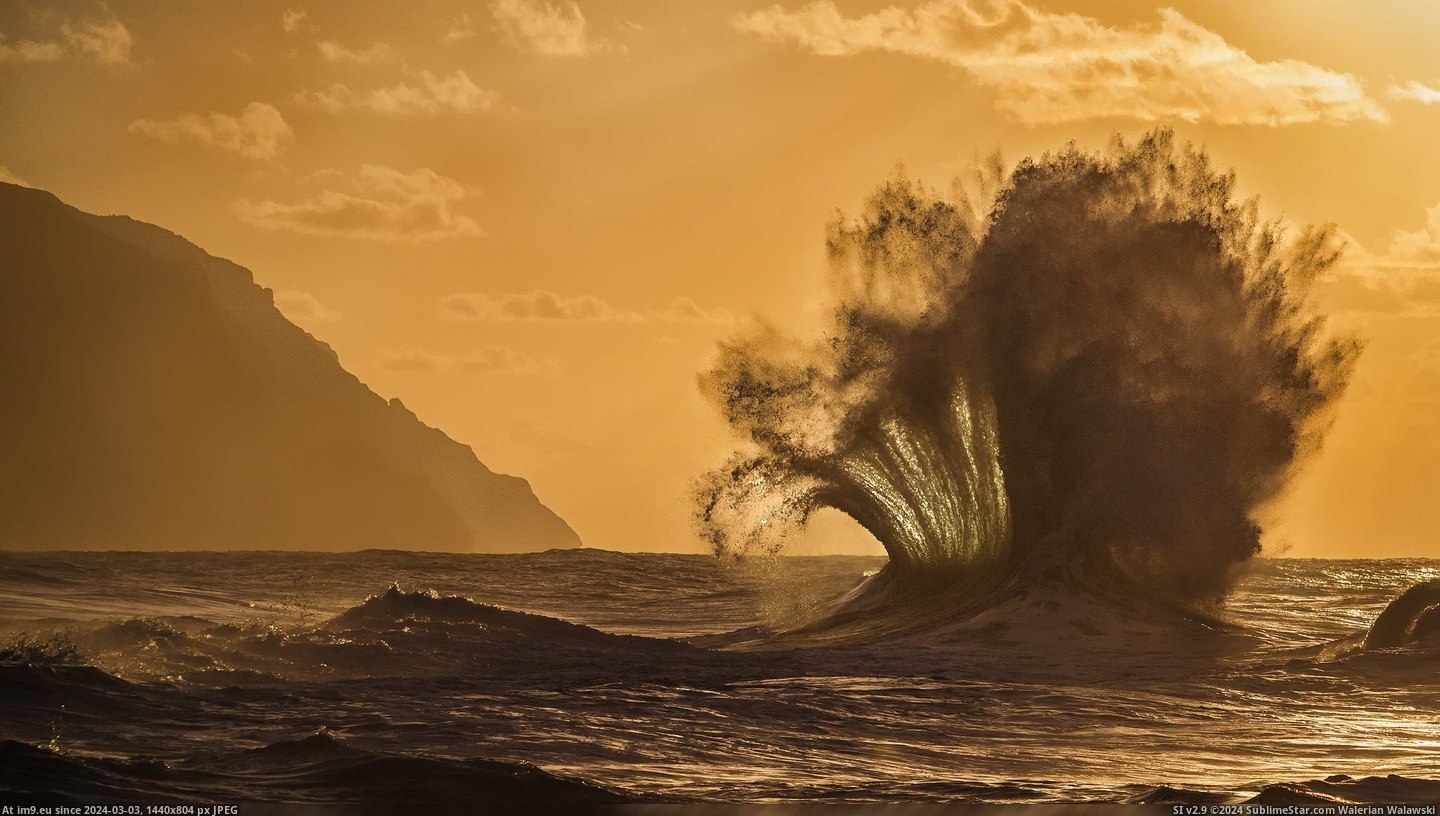 #Two #Sunset #Hawaiian #Waves #Crashing [Pics] Two waves crashing into each other during a Hawaiian sunset Pic. (Image of album My r/PICS favs))
