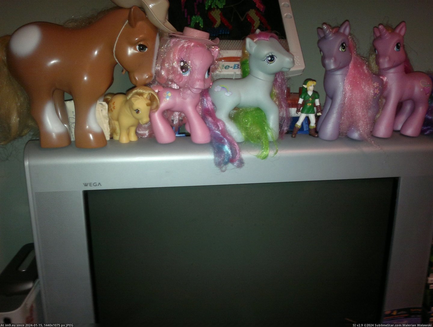  #Ponies  Ponies 2 Pic. (Obraz z album Jennifer))