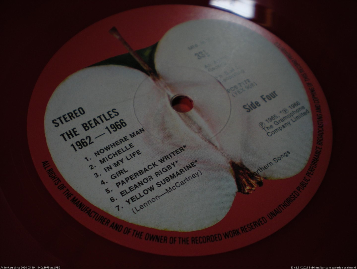 #Red  #Vinyl RED Vinyl 5 Pic. (Bild von album new 1))
