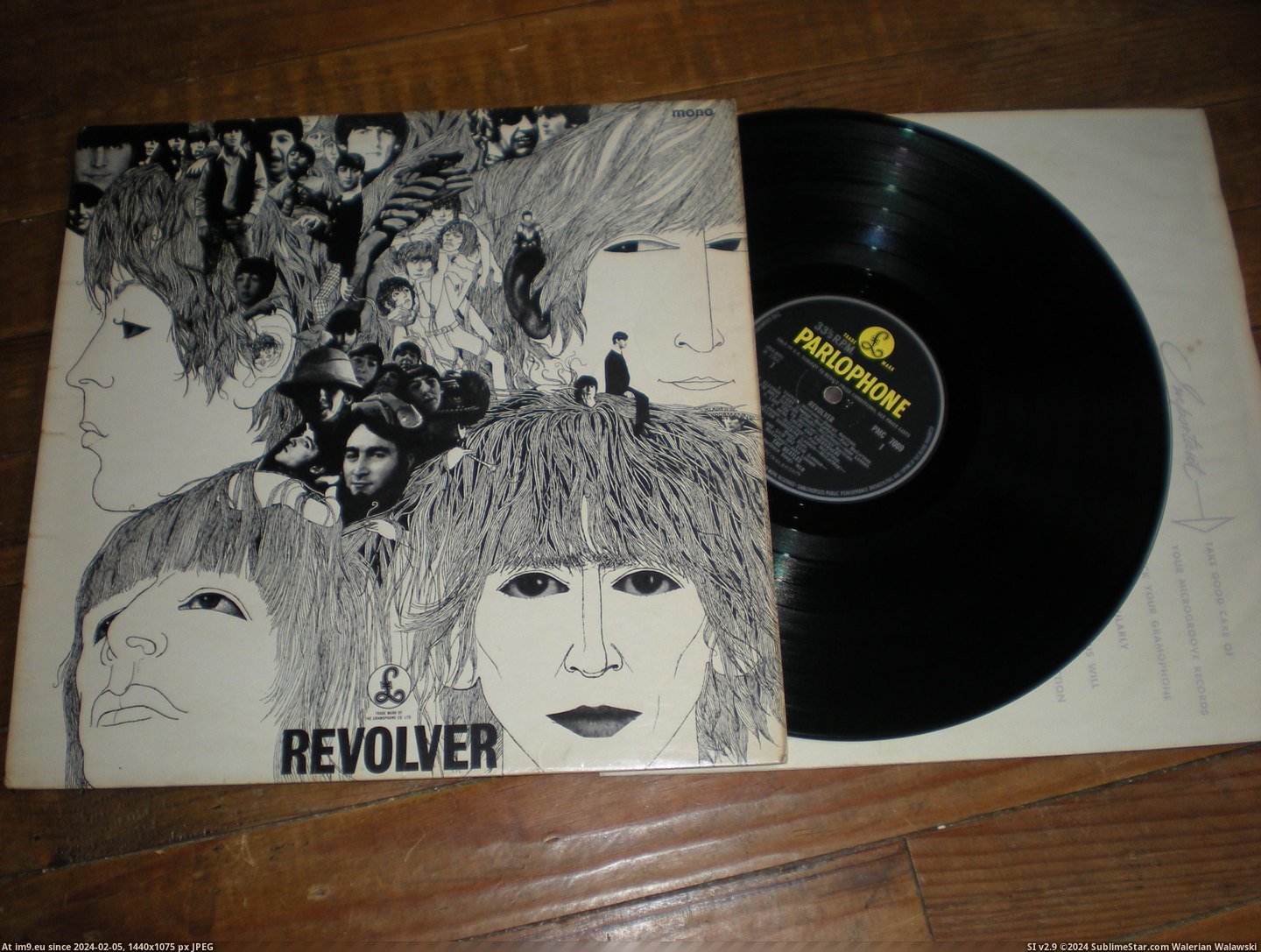  #Revolver  Revolver 1R 1G 6 Pic. (Image of album new 1))