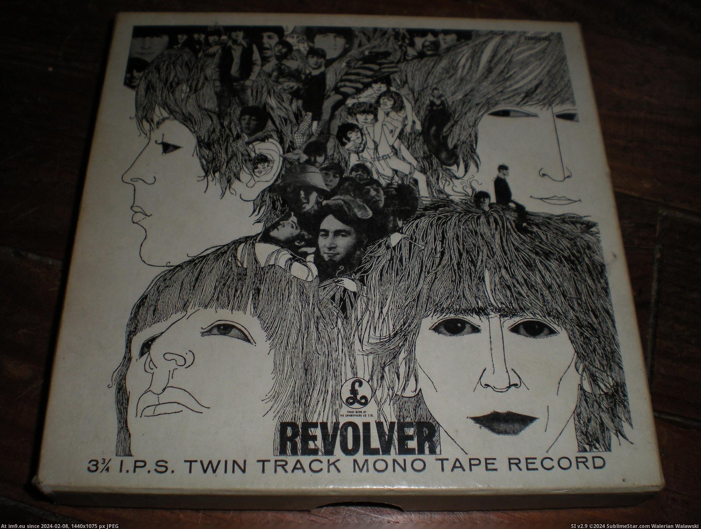#Revolver  #Reel Revolver reel 7 Pic. (Obraz z album new 1))