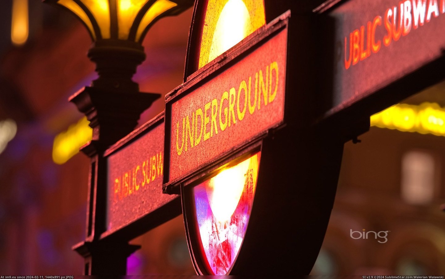 Underground sign in London, England (©4Corners) (in Best photos of January 2013)