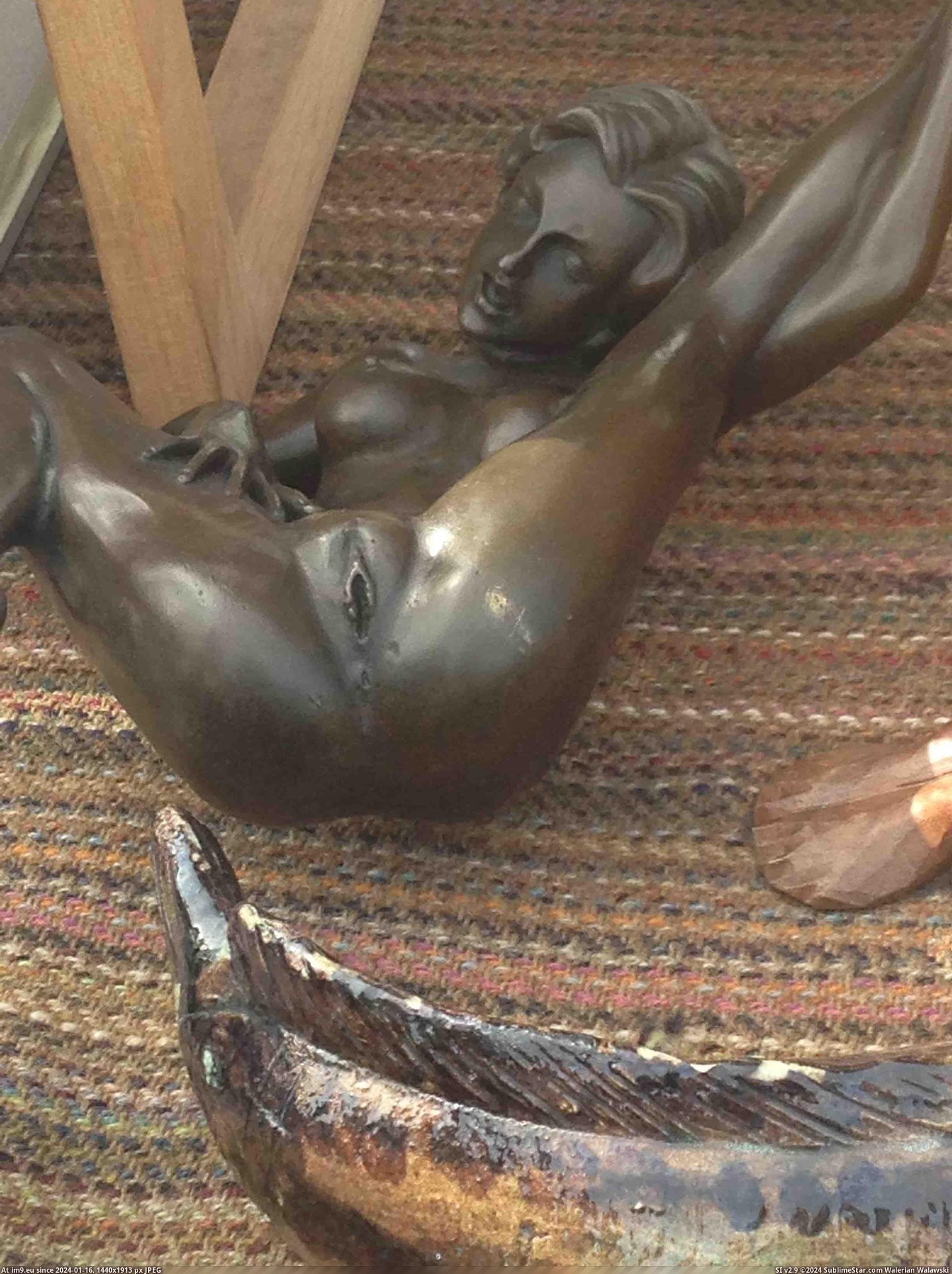 #Wtf #Wanted #Car #Bronze #Boot #Sale #Buy #Statue [Wtf] A bronze statue at a car boot sale.... My bf wanted to buy her... Pic. (Bild von album My r/WTF favs))