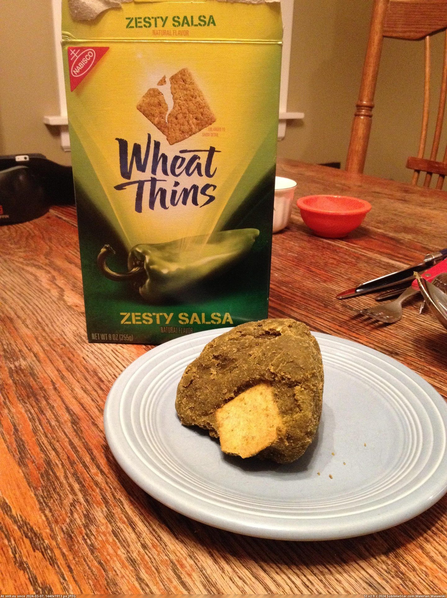 #Wtf #Box #Thins #Wheat #Prize [Wtf] Look at the 'prize' I found in this box of Wheat Thins Pic. (Bild von album My r/WTF favs))