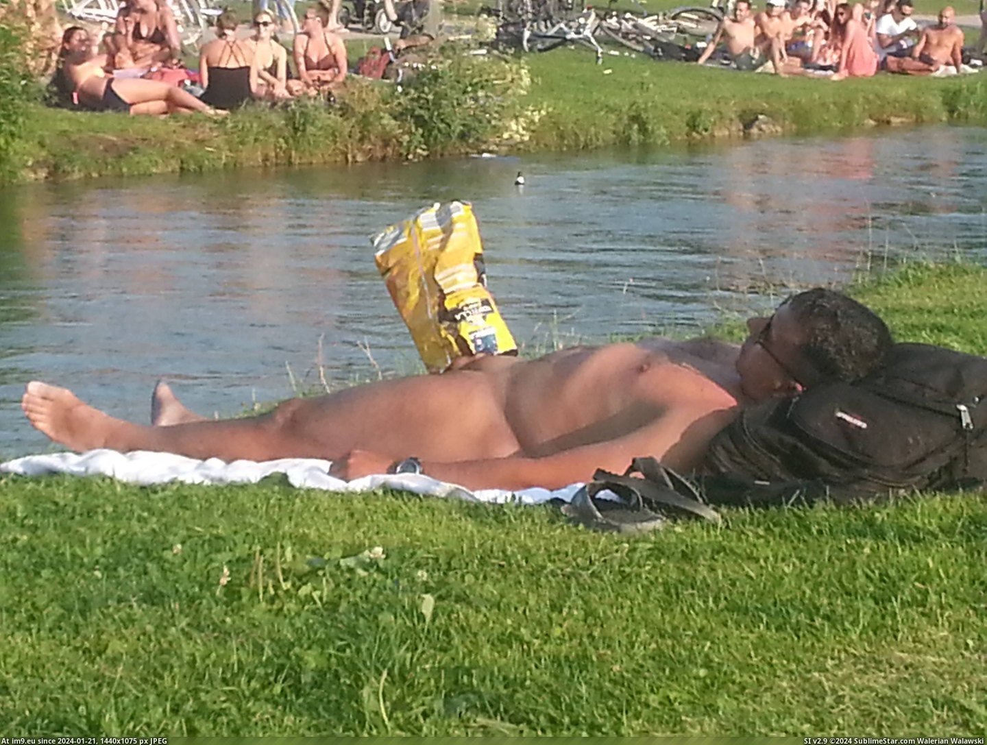 #Wtf #Naked #Man #Crisp #Erection #Sleeping #Bag #Puts [Wtf] Naked sleeping man gets erection so someone puts crisp bag over it. Pic. (Bild von album My r/WTF favs))