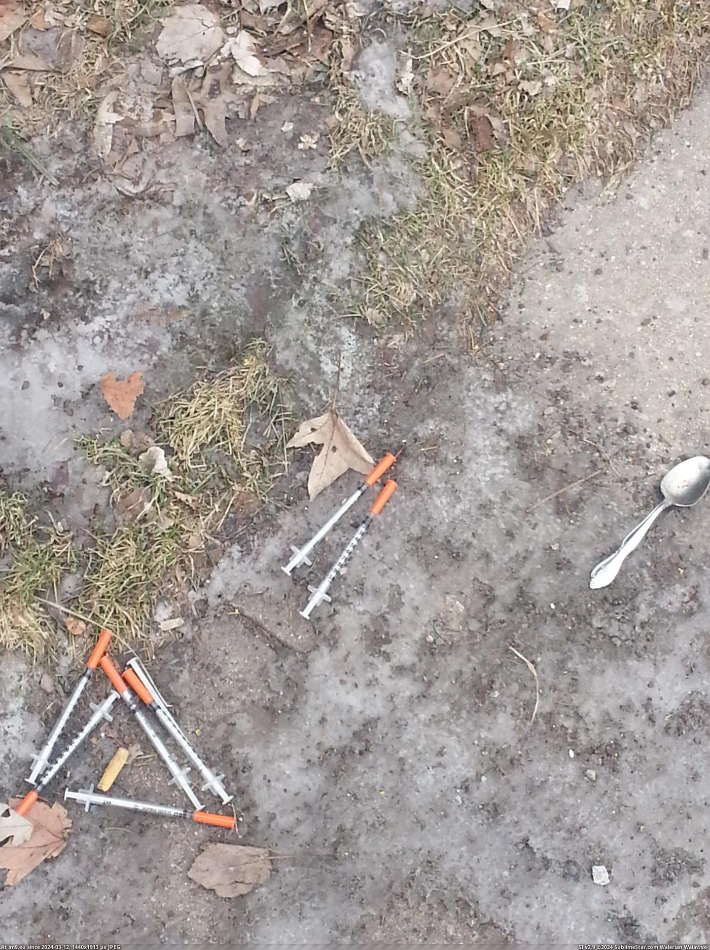#Wtf #Eating #Cereal #Diabetic #Syringes #Lost #Poor [Wtf] Some poor diabetic seems to have lost his syringes while eating cereal Pic. (Bild von album My r/WTF favs))