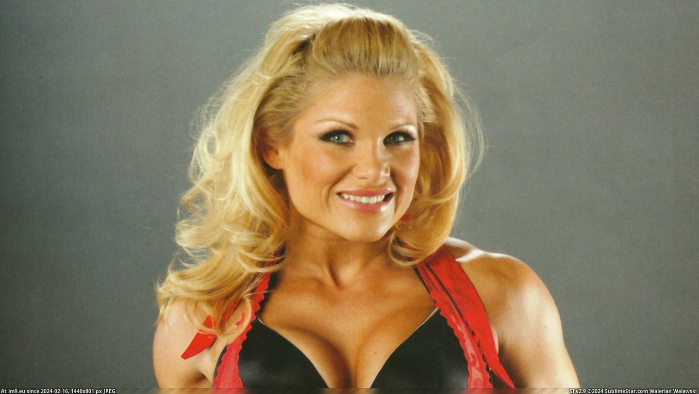 Beth Phoenix wallpaper 3 (in WWE Super Hot Divas Full HD Wallpapers)
