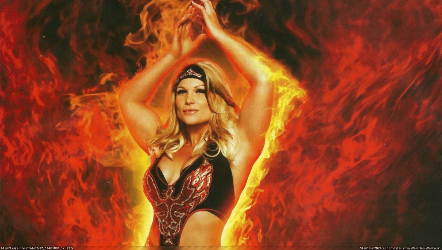 Beth Phoenix wallpaper 4 (in WWE Super Hot Divas Full HD Wallpapers)