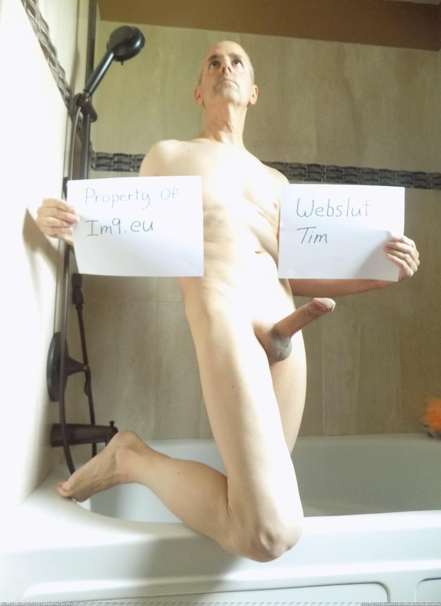 #Amateur #Nude #Naked #Exposed #Penis #Erection #Tim #Cock #Webslut #Shaved #Smooth DSCN0029 Pic. (Image de album Instant Upload))