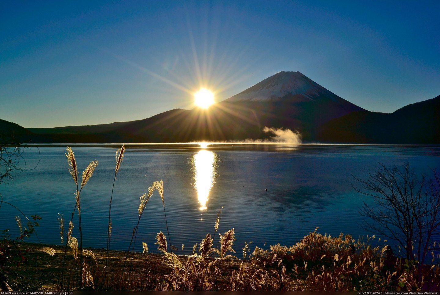 #Lake #Japan #Crisp #Sunrise #Fuji [Earthporn] A crisp sunrise on Mt. Fuji from Lake Motosu, Japan  [4497x2998] Pic. (Image of album My r/EARTHPORN favs))