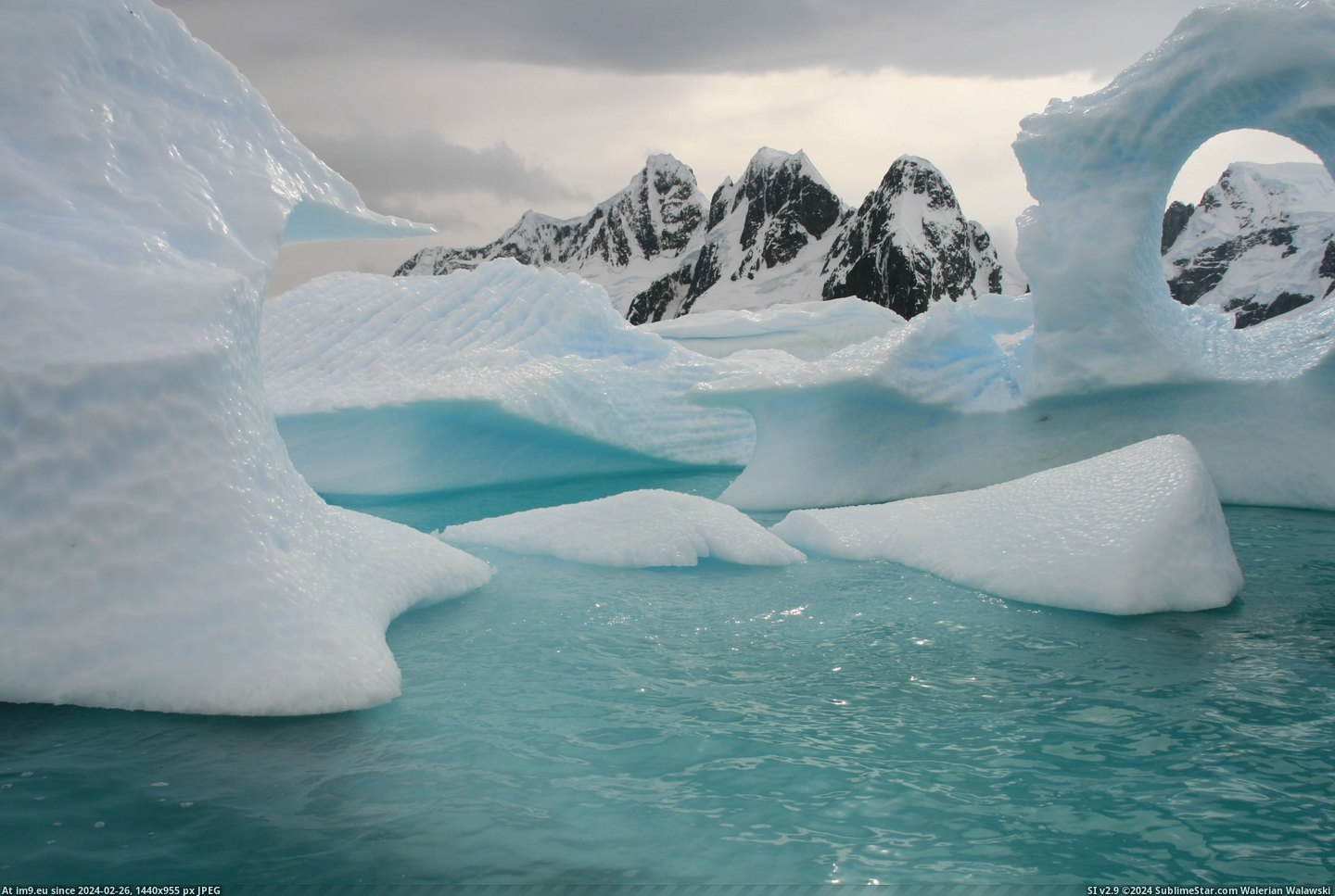 #Peninsula  #Antarctic [Earthporn] Antarctic Peninsula [OC] [2816x1880] Pic. (Obraz z album My r/EARTHPORN favs))