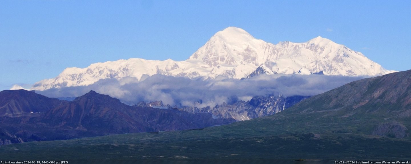 #Clouds #Denali #Visitors [Earthporn] Denali (briefly known as Mt. McKinley). Only 30% of visitors ever get to see it because it gathers clouds around its Pic. (Bild von album My r/EARTHPORN favs))