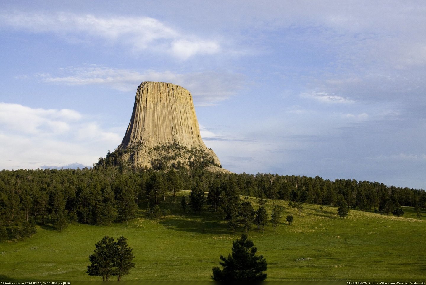 #Black #Tower #Wyoming #2100x1400 #Devil #Hills [Earthporn] Devil's Tower - Black Hills, Wyoming [2100x1400] Pic. (Изображение из альбом My r/EARTHPORN favs))