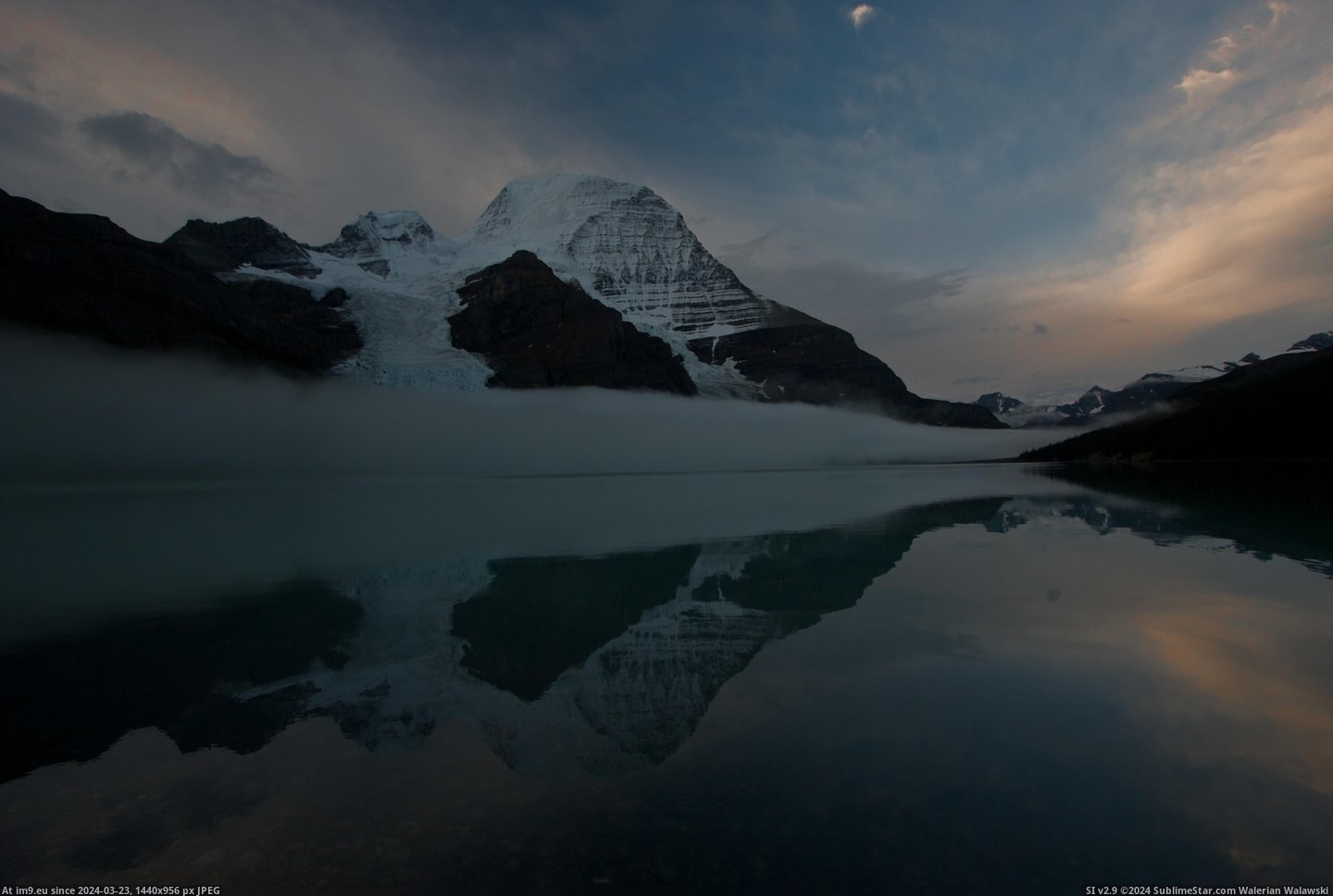 #Park #Morning #Lake #Fog #Robson #Prov #Berg #Canada #Early #Mount [Earthporn] Early morning fog, Mount Robson over Berg Lake, Mount Robson Prov Park, BC, Canada [3888 × 2592] [OC] Pic. (Image of album My r/EARTHPORN favs))