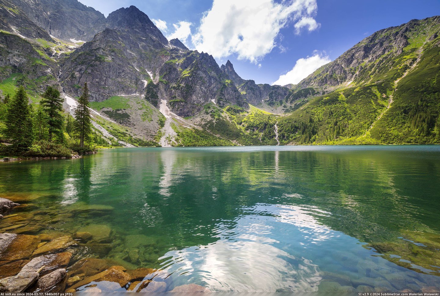 #Lake #Mountains #Poland #Eye #Sea [Earthporn] Eye of the Sea lake in Tatra mountains, Poland by Patryk Kosmider [5250 × 3500] Pic. (Bild von album My r/EARTHPORN favs))