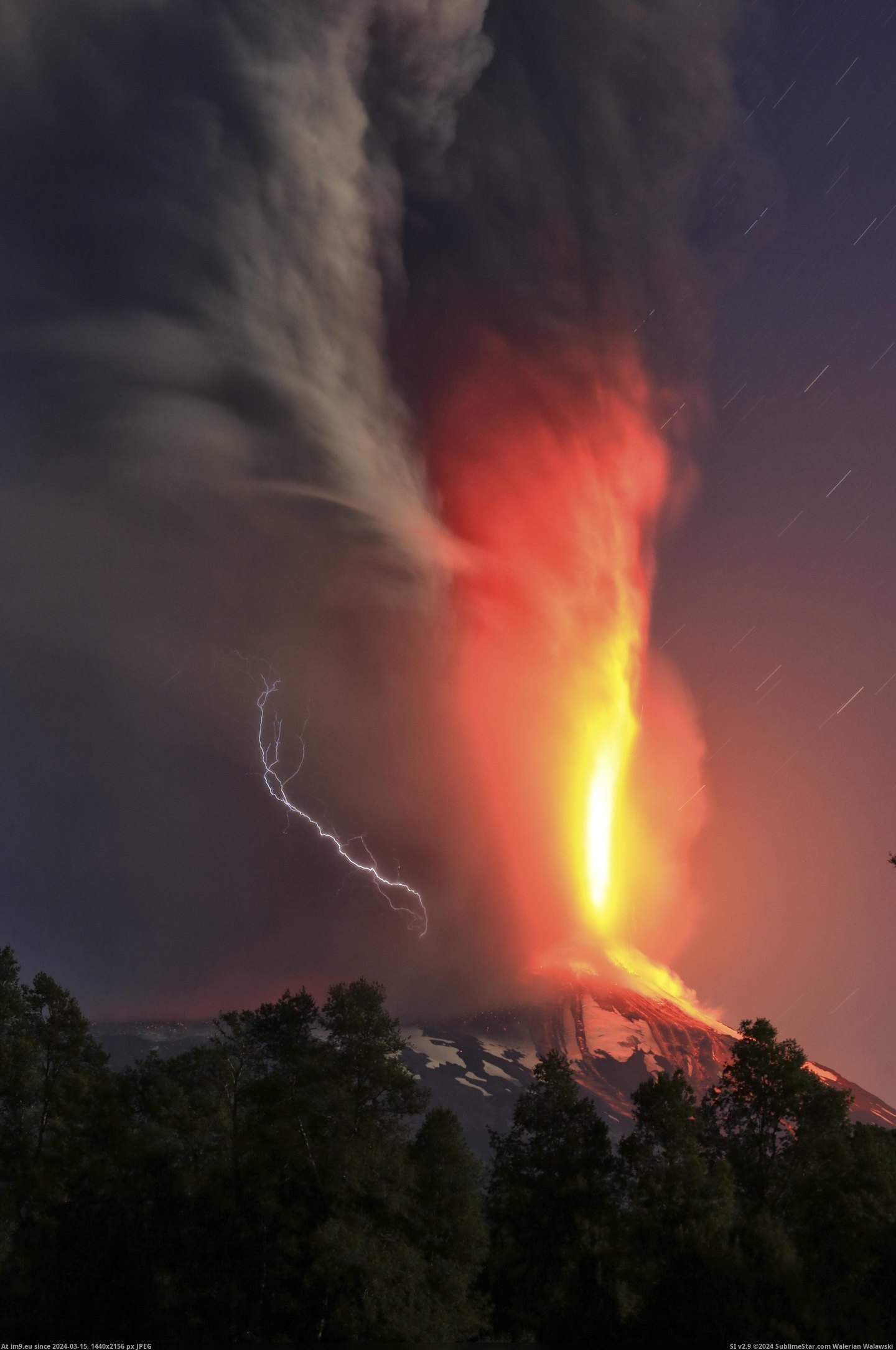 #Photo #Fire #Chile #Erupting #Lightning #Volcano [Earthporn] Fire and lightning above an erupting volcano in Villarrica, Chile [ATON Chile-AP Photo][3840x5760] Pic. (Image of album My r/EARTHPORN favs))