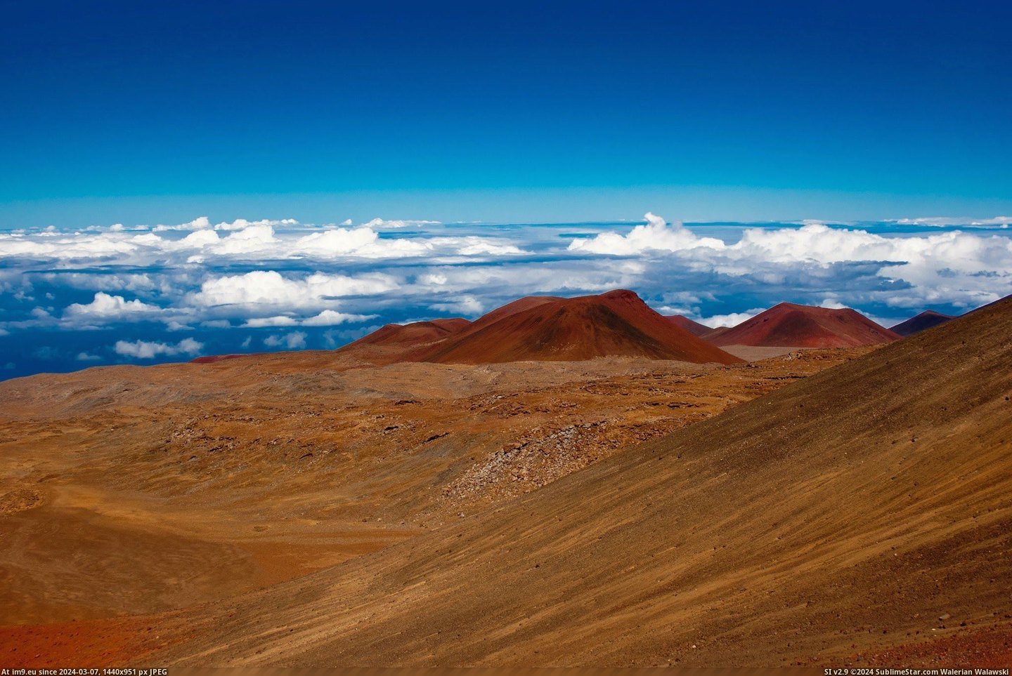 #Hawaii #Summit #Mauna #2048x1365 #Kea [Earthporn] From the summit of Mauna Kea, Hawaii [OC] [2048x1365] Pic. (Image of album My r/EARTHPORN favs))