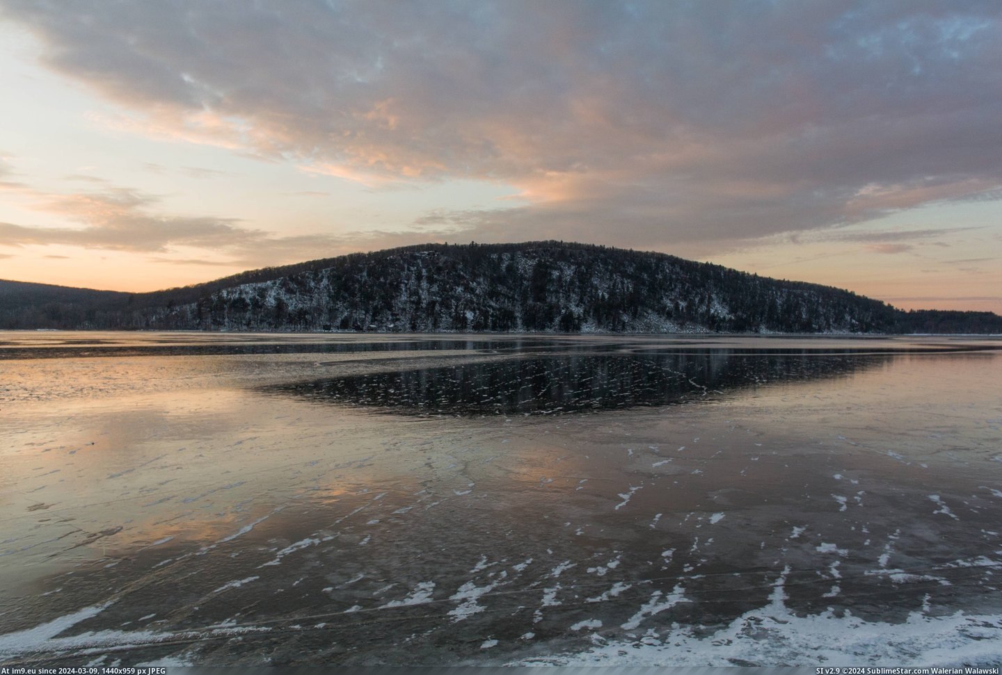 #Park #Lake #Devil #State #Frozen [Earthporn] Frozen Devil's Lake State Park in Baraboo, WI. [3839x2570] Pic. (Image of album My r/EARTHPORN favs))