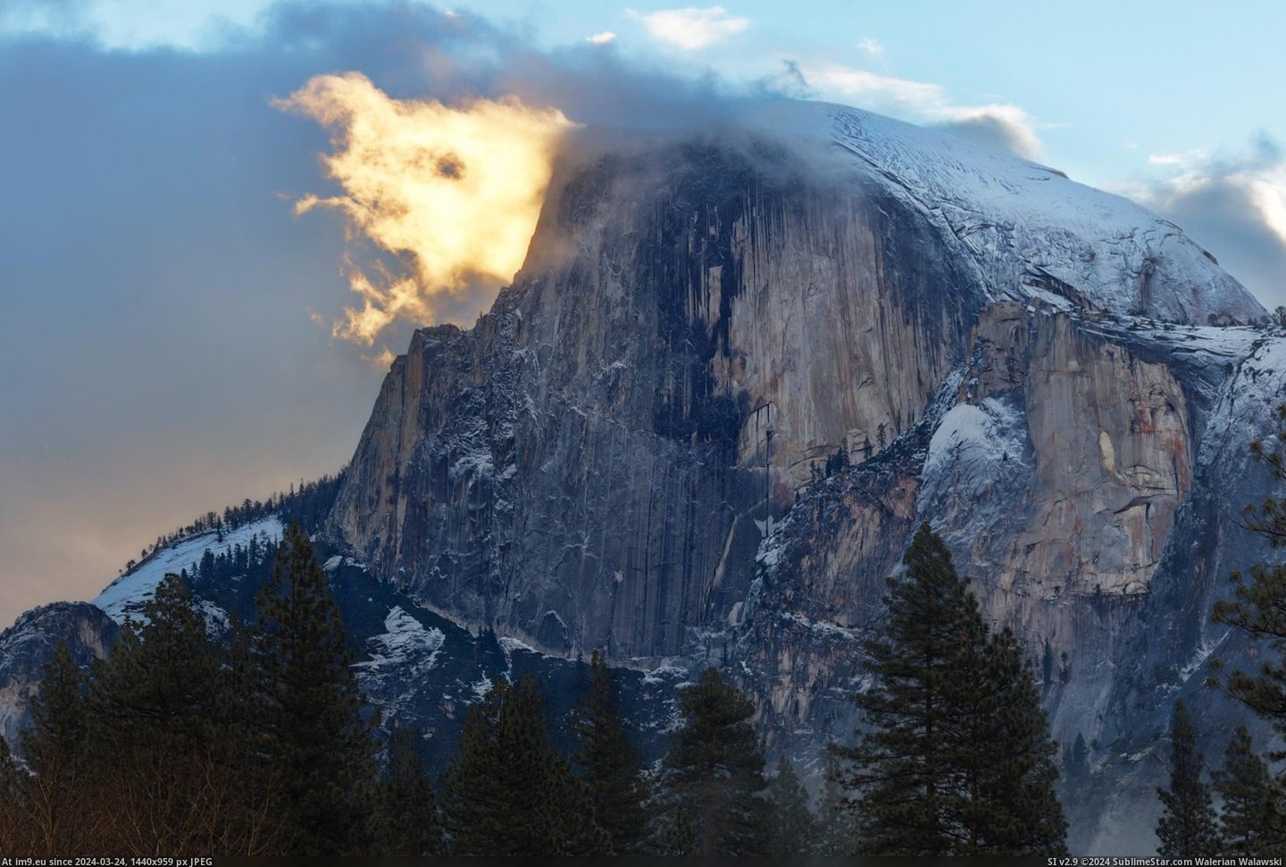 #Fire #Dome #Austin #Yosemite [Earthporn] Half Dome 'On Fire,' Yosemite, CA by Austin Jenanyan [2048x1376] Pic. (Image of album My r/EARTHPORN favs))