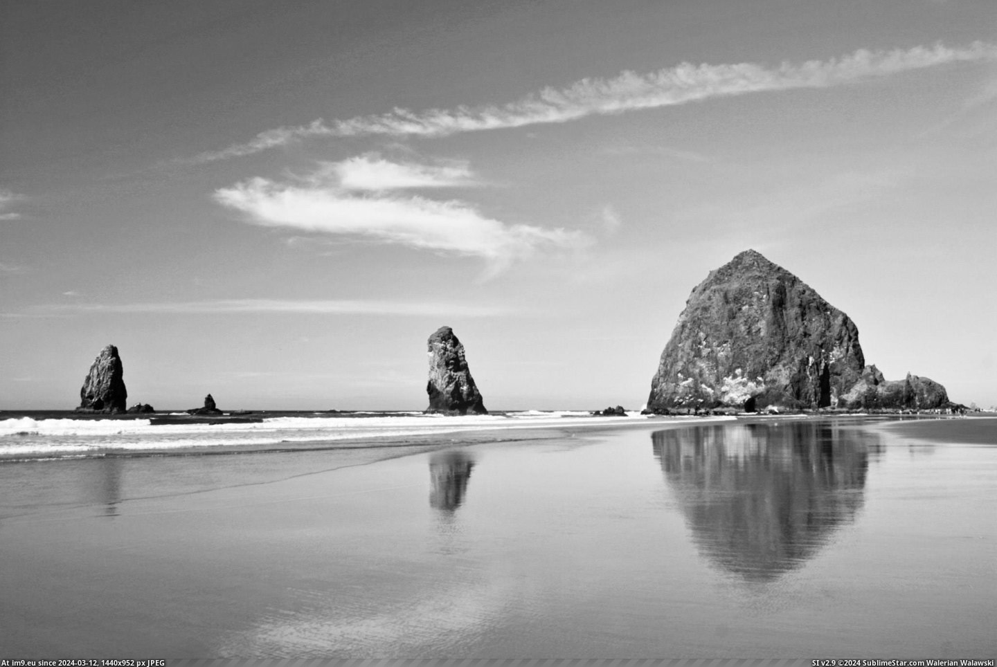 #Beach #Rock #Haystack #Cannon #2048x1366 [Earthporn] Haystack Rock @ Cannon Beach, OR. [2048x1366] [OC] Pic. (Image of album My r/EARTHPORN favs))