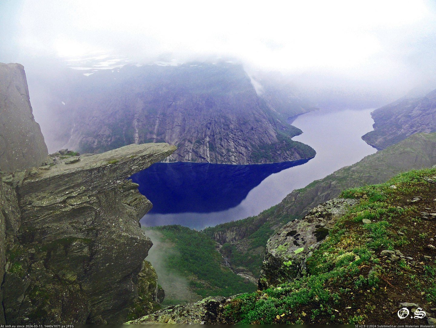 #Norway #Trolltunga #Hiking [Earthporn] I took this yesterday while hiking to Trolltunga, Norway. [4386x3280] [OC] Pic. (Image of album My r/EARTHPORN favs))