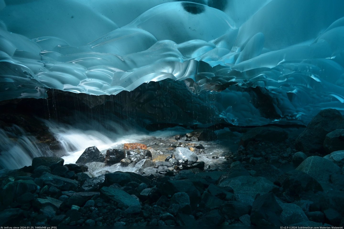 #Ice #Glacier #Juneau #Mendenhall #Cave #2956x1958 [Earthporn] Ice cave under Mendenhall Glacier in Juneau [OC][2956x1958] Pic. (Bild von album My r/EARTHPORN favs))