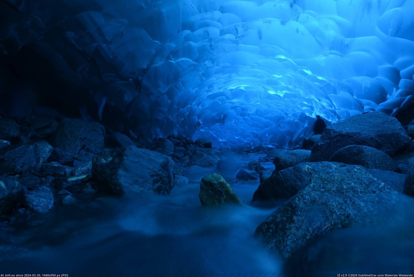 #Ice #Glacier #Juneau #Mendenhall #Alaska #Cave [Earthporn] Mendenhall Glacier Ice Cave, Juneau, Alaska [OC] [4900 x 3200] Pic. (Image of album My r/EARTHPORN favs))