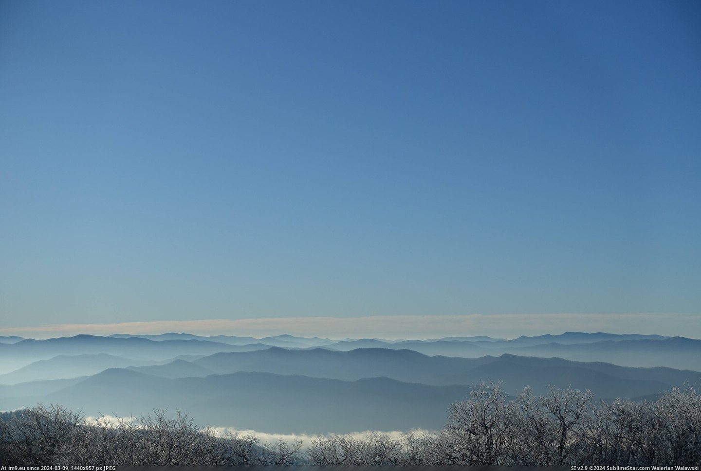 #Morning #Mountains #Smokey #Fog #5472x3648 [Earthporn] Morning fog over the Smokey Mountains, NC  [5472x3648] Pic. (Obraz z album My r/EARTHPORN favs))