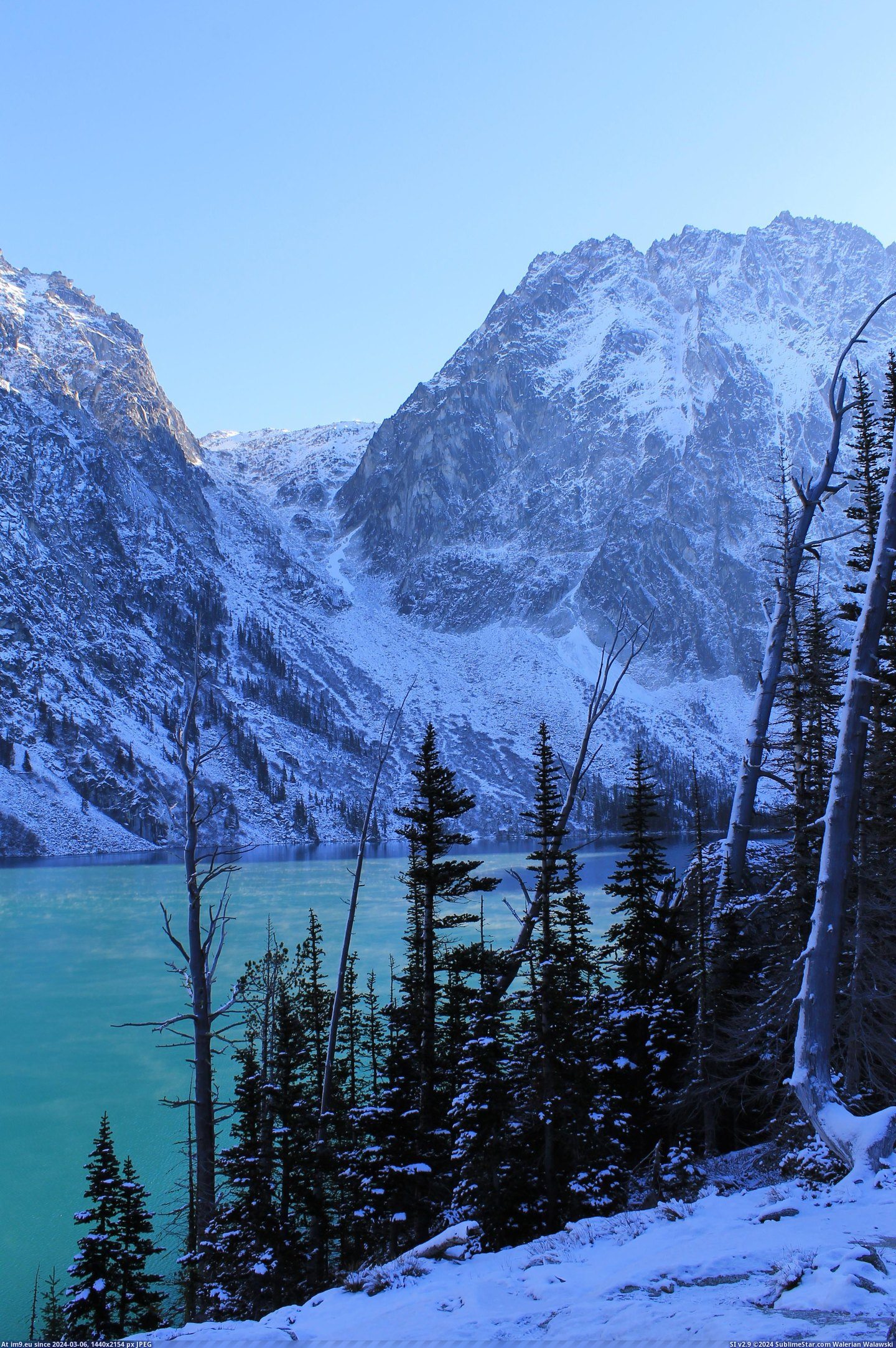 #One #Favorite #Lake #Northwest #Leavenworth #Colchuck #Winter #Washington #Pacific [Earthporn] One of my favorite hikes in the Pacific Northwest- Colchuck Lake in winter, near Leavenworth Washington.  [2848X4272 Pic. (Image of album My r/EARTHPORN favs))