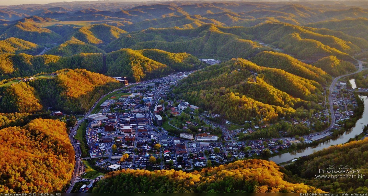 #Small  #Town [Earthporn] Small Town in (KY) [2048x1048] Pic. (Image of album My r/EARTHPORN favs))