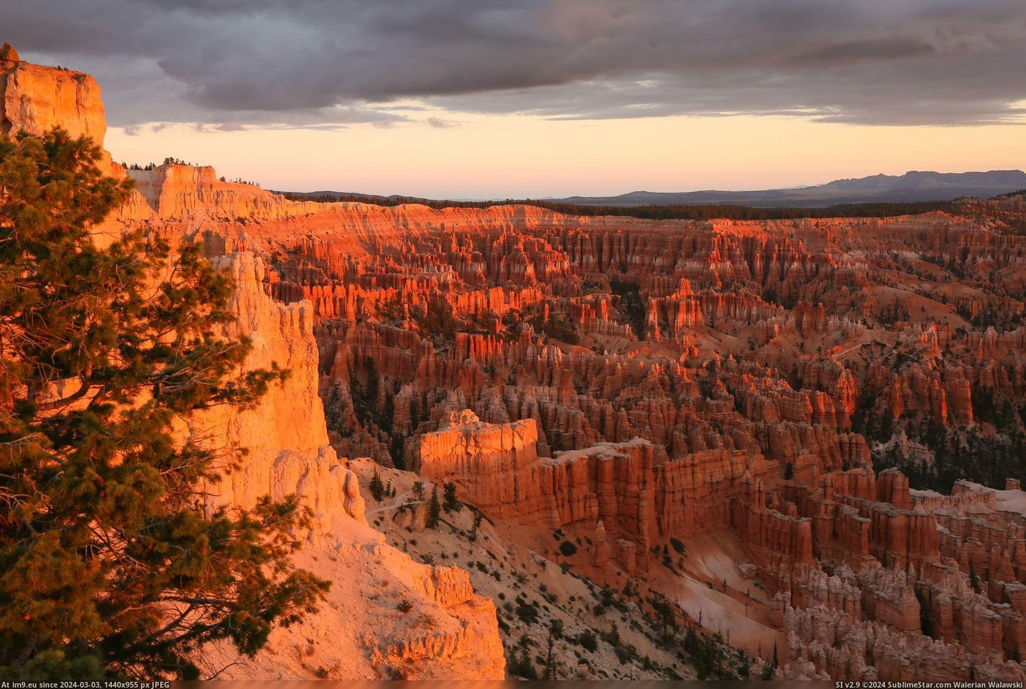#Canyon #Bryce #3456x2304 #Sunrise [Earthporn] Sunrise over the Hoodoos of Bryce Canyon NP  [3456X2304] Pic. (Image of album My r/EARTHPORN favs))