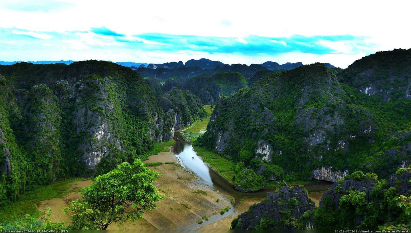 #Photo #Vietnam #Tam #Steps #Addition [Earthporn] Tam Cốc-Bích Động (Ninh Binh vietnam) from above. In addition to the other photo! 500 steps... [3672x2064] Pic. (Bild von album My r/EARTHPORN favs))