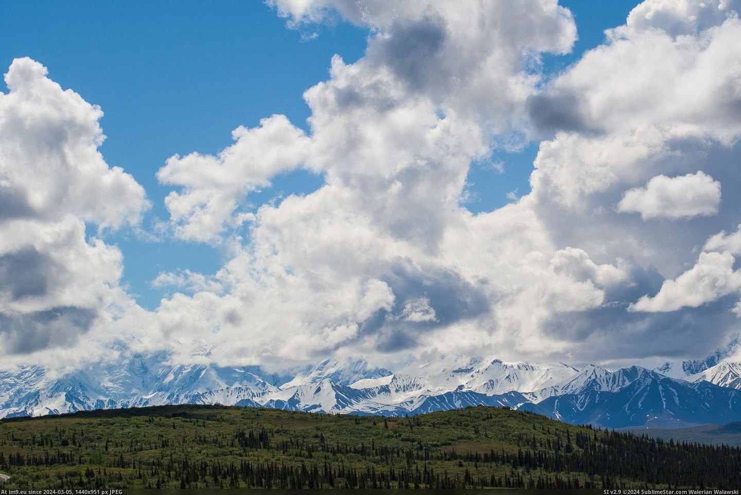 #Alaska #Range #Clouds [Earthporn] The Alaska Range near Mt. McKinley with Towering Clouds [2048x1635] Pic. (Изображение из альбом My r/EARTHPORN favs))
